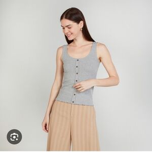 Moon & Madison buttoned up tank top